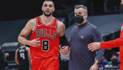 开云体育APP下载-爵士横扫广州队，拉文扛起全队