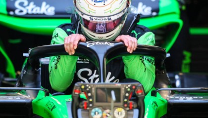 开云体育官网-索伯车队险胜梅赛德斯，佩雷兹状态火热