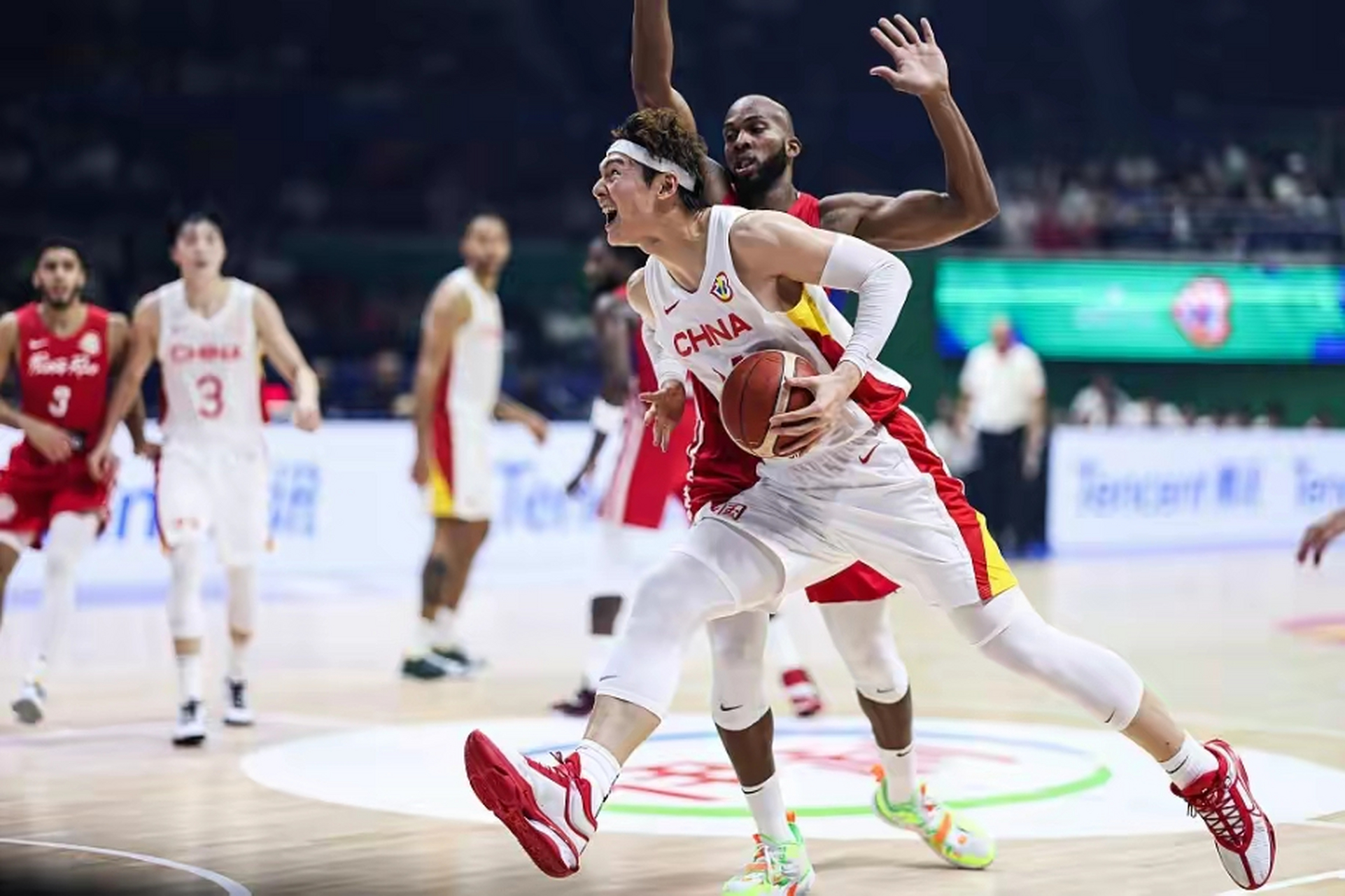 公牛翻盘湖人，王哲林点燃赛场