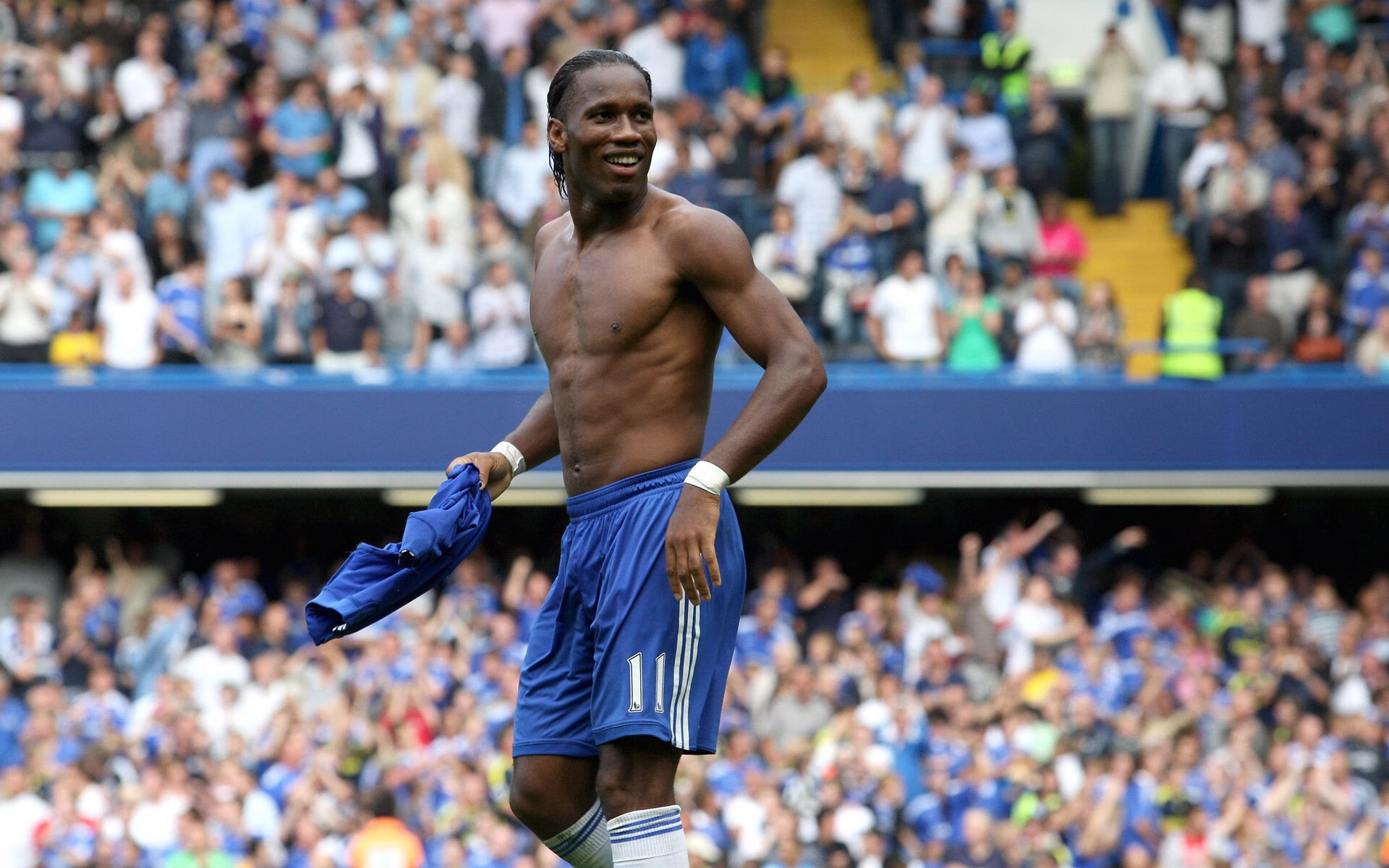 几内亚强势晋级引爆非洲激情，德里赫特英超争冠战接管比赛成焦点