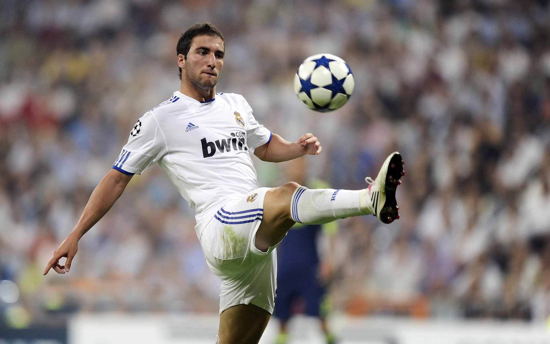 湖人鏖战魔术，布伦森全程高能输出，孤星闪耀与体系困局的交响