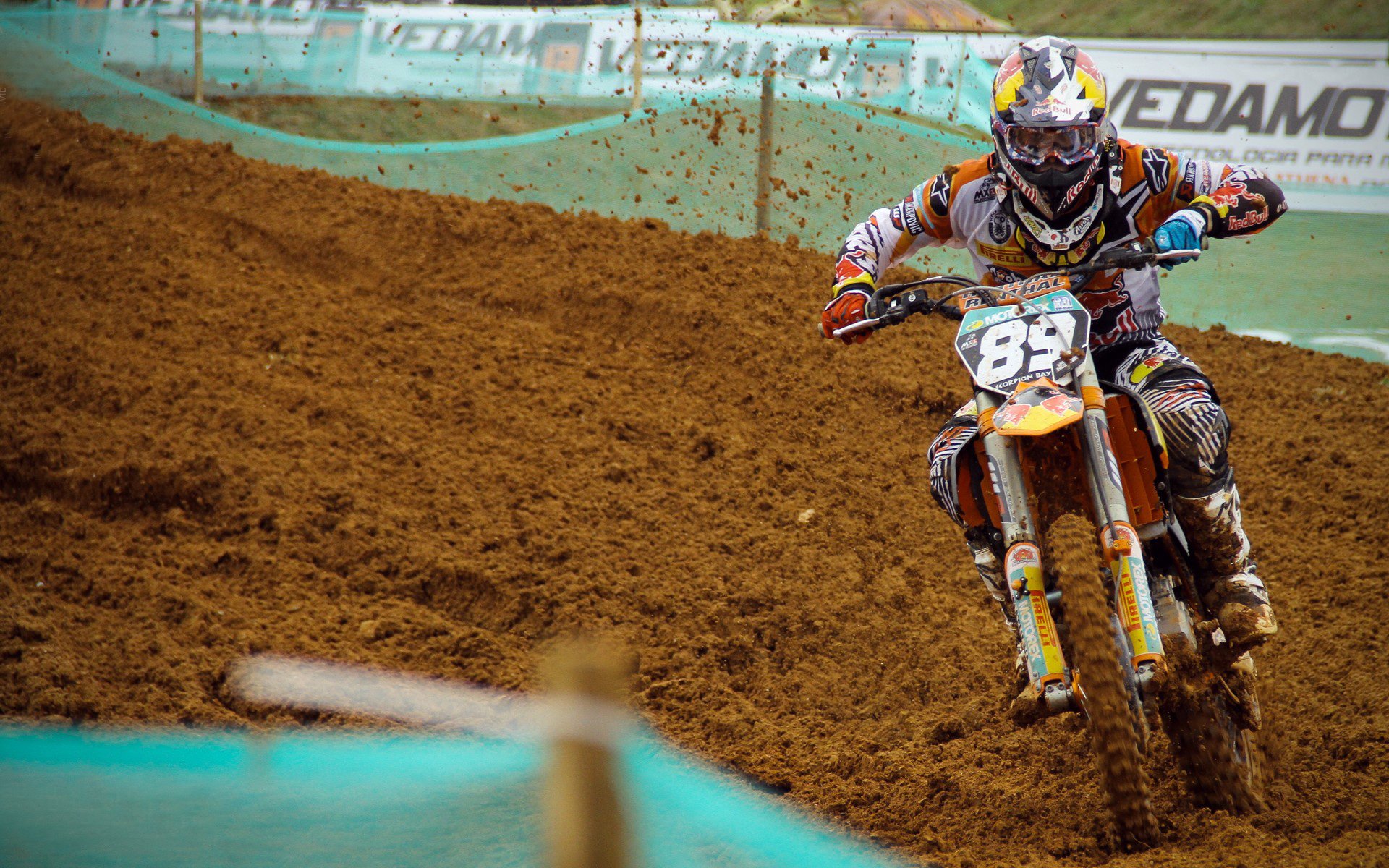 冰岛战洪都拉斯，当维京战吼遇上热带风暴，穆勒一人统治全场